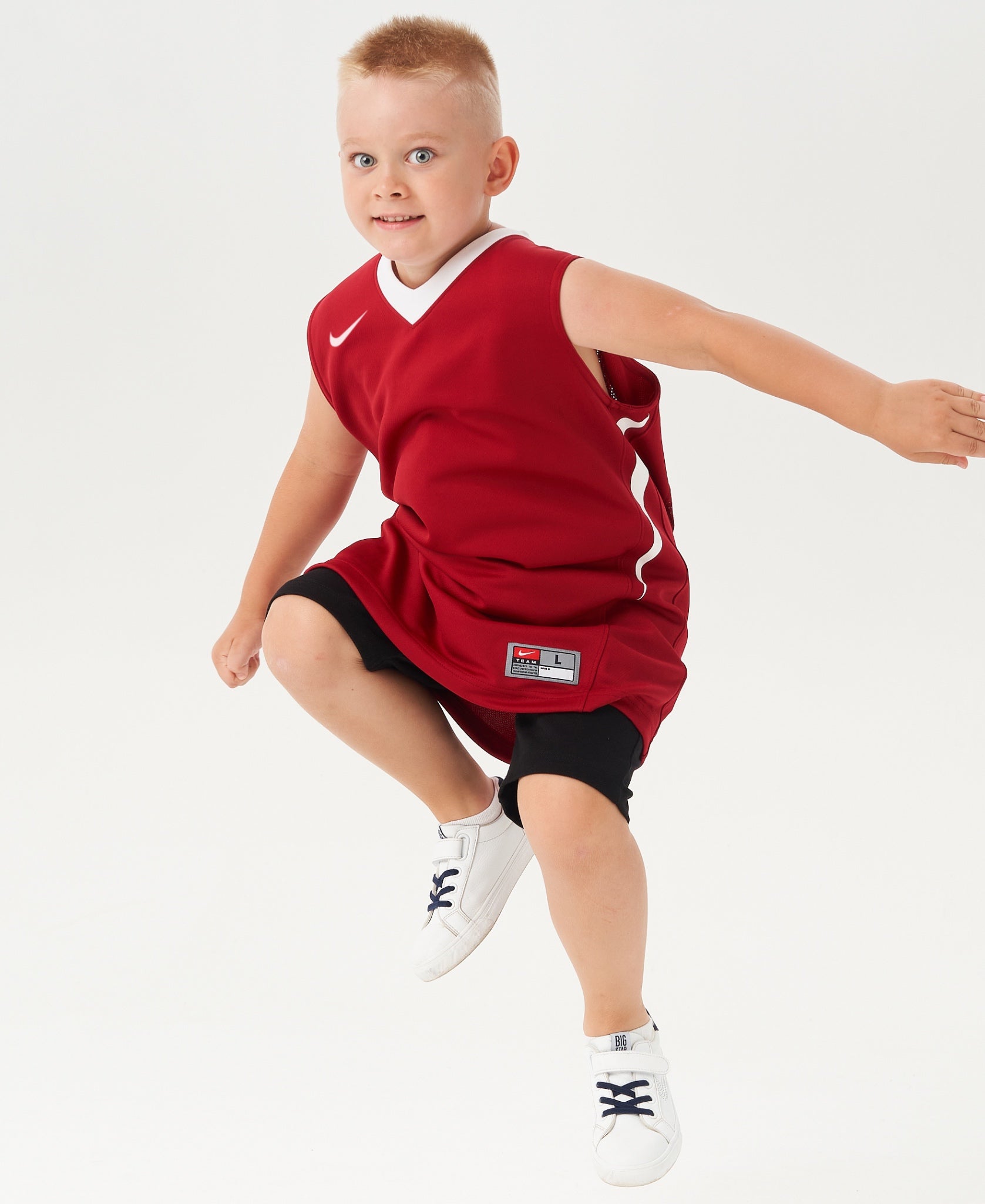 Tenues de Basket pour Enfant. Nike CA